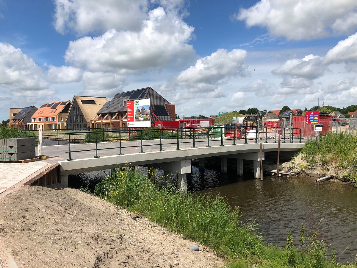 Hekwerken voor 3 bruggen in Roelofarendsveen