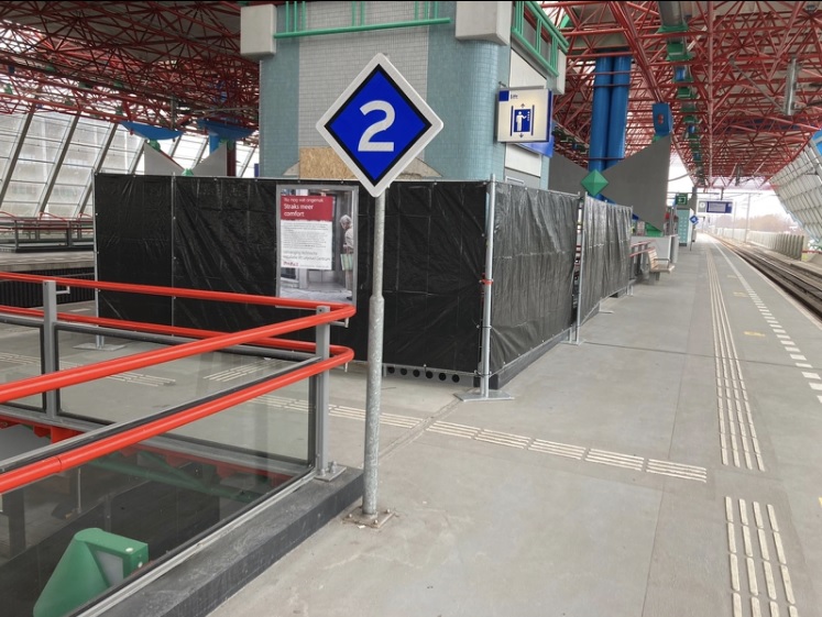 Replacement lift installation Lelystad station